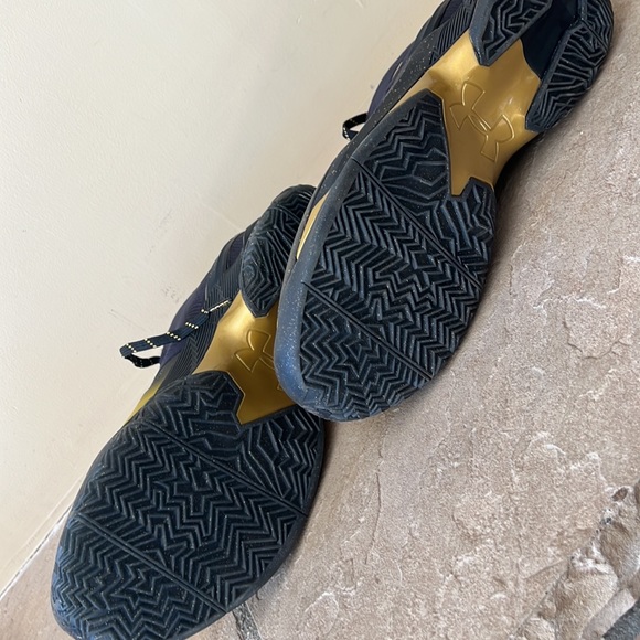 2016 Curry 2 'Back to Back MVP - Picture 5 of 6